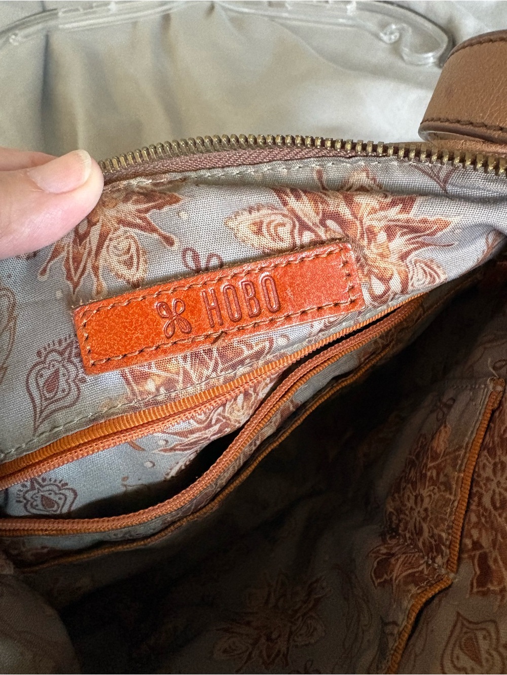 HOBO Tan Leather Crossbody Messenger Bag - Picture 7 of 13